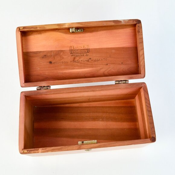 Lane Cedar Chest Small Vintage No Key Swanson Furniture Cokato - Picture 4 of 8